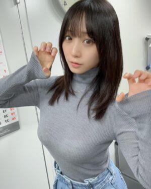 Moe Iori Instagram - あっかたくなってきたから長袖ニットもそろそろ着れなくなってきた🙂‍↔️🙂‍↔️

#きゅるん