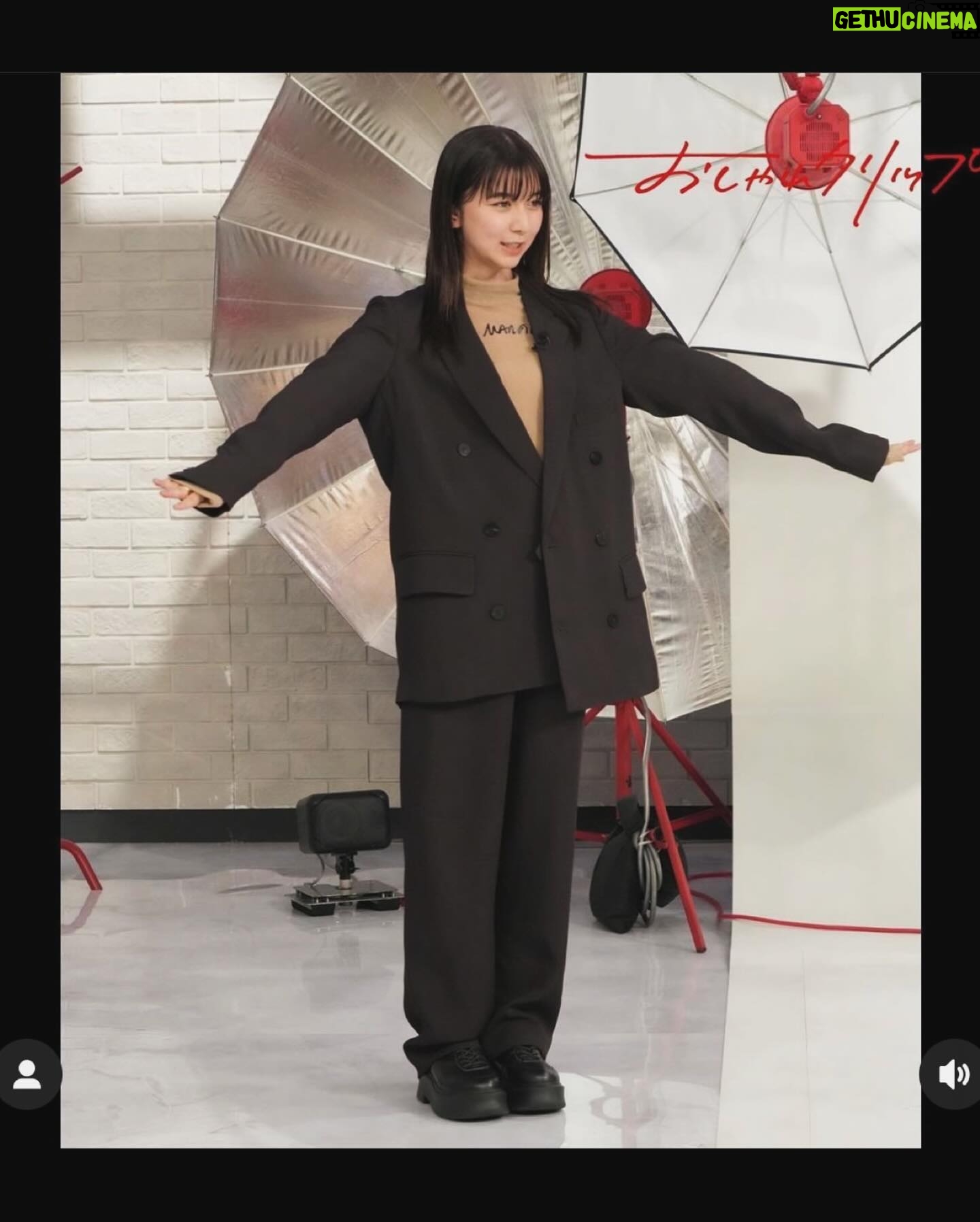 Moka Kamishiraishi Instagram - みなさま、日曜日いかがお過ごしですか?🫖 本日22:00からの #おしゃれクリップ に出演させていただいております。 理想の自分をイメージしたスタイリングで登場させていただける素敵な番組ということで、わたしゃハンサムな女性に憧れるのでジャケットをセレクトしました🧥 でも3枚目の感じをみるとハンサムまでの道のりはまだまだですなあ…(笑) 大好きな友人や尊敬する方々にもご協力いただき、しあわせな時間になりました。むちゃくちゃ素です。ぜひみてね🤎 目がピカーン