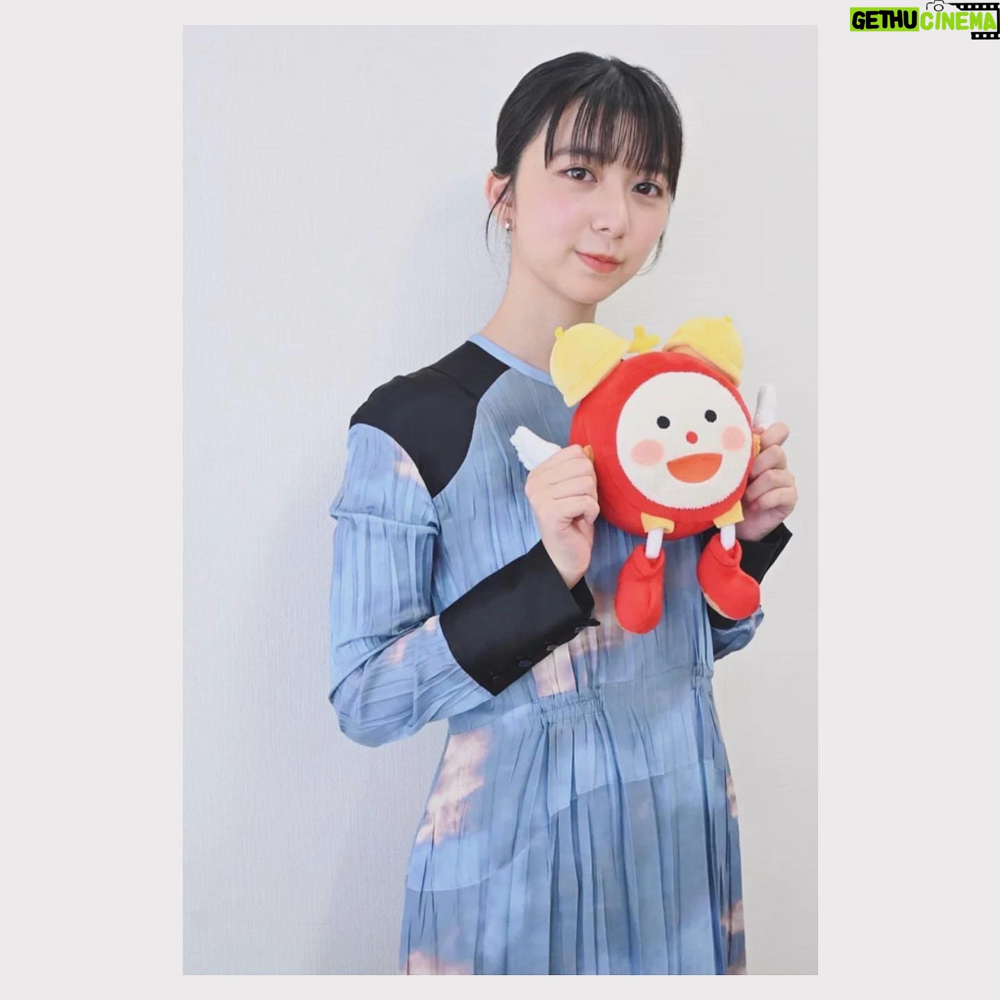 Moka Kamishiraishi Instagram - おはようございます めざましテレビ 11月のマンスリーエンタメプレゼンター 本日最終日でした!! みなさんに元気を与えるつもりが、1番元気をもらったのはわたしでした🌈 めざましのみなさんが大好きだーー これからも明るい朝を包んでください! それではみなさん今日もいい日に🌞 そして夜はパリピ孔明最終回みてね!!