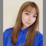 Moka Kamishiraishi Instagram - 英子になるために、人生初ブリーチをしました。はじめて鏡をみたとき、イエ〜イと声が漏れたので、その瞬間からわたしの身体にはいいバイブスが流れています。 英子を全力で愛します。 ドラマ「パリピ孔明」おたのしみに🌈