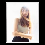 Moka Kamishiraishi Instagram - BARFOUT! 10月号 ずっとご一緒したかった、松岡一哲さんに撮っていただきました。ブリーチ期をすてきな形で残せてうれしい🤩 ぜひお手に取ってください！