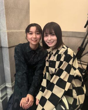 Moka Kamishiraishi Instagram - Marimekkoが「by R」を通して「Rakuten Fashion Week TOKYO」に初参加しショーを開催されました。
東京国立博物館でのひととき、とても豊かでした。🌼
たまたま会えたおねる♡ 一緒にショーをたのしみました
いつかMarimekko 発祥の地フィンランドに行ってみたい🇫🇮

#RakutenFashion #RakutenbyR #marimekko #unikko60years
#PR