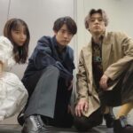 Moka Kamishiraishi Instagram - ペンディングトレイン ついに本日、出発進行☄️🐋🌨️💫🪐 キメて撮ったみた　いつもふざけてるね おふたりへのリスペクトやら可笑しさやら信頼やらが、増し増しな日々です。 最後までみんなで生き抜くぞ！ どうしてもみなさんにお届けしたいエネルギーが、この作品に詰まっています。 「ペンディングトレイン ｰ8時23分、明日 君と」 今夜22:00スタート！ ぜったいみてね！！ #ペンディングトレイン