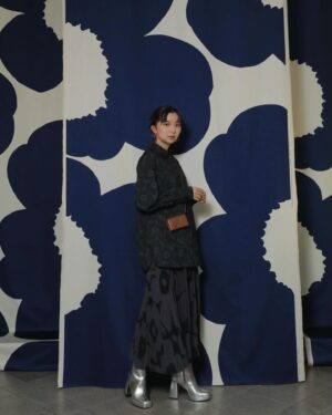 Moka Kamishiraishi Instagram - Marimekkoが「by R」を通して「Rakuten Fashion Week TOKYO」に初参加しショーを開催されました。
東京国立博物館でのひととき、とても豊かでした。🌼
たまたま会えたおねる♡ 一緒にショーをたのしみました
いつかMarimekko 発祥の地フィンランドに行ってみたい🇫🇮

#RakutenFashion #RakutenbyR #marimekko #unikko60years
#PR