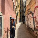 Molly Chiang Instagram - Seize the last moment in Barcelona🌈 - 全部工作結束後 把握最後幾個小時在巴塞隆納的時間 逛了畢卡索博物館附近 也終於吃到了吉拿棒😋（這是重點） 巴塞隆納真的很好逛耶 巷子裡的小店到處都是驚喜 很喜歡逛這種特色小店 挖到很多寶🧏🏻‍♀️ 來這裡別忘了抬頭看看 隨處還掛著彩虹🌈😍 巷弄也充斥著街頭藝術 還有就是…….. 我買到 廖亨力 的紀念品了！！！！ 啊哈哈哈哈哈哈哈 這更是重點！！！！！😏🤣😂 接下來我要去另外一個城市 又可以再買更多紀念品給他了🥰 你們說這是一定要的～對吧？☺️（尖叫）