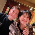 Molly Chiang Instagram - Last night‘s LV Day1 Welcome Dinner was held at ”Ricardo Bofill The Factory“ in Barcelona. LV always finds historic and locally-distinctive venues to host its brand events, reanimating these spaces with its signature elements and creating a truly captivating experience for all.✨🌹🕯️ #LVCRUISE25 @louisvuitton - #最後有巴塞隆納排隊蛋糕吃播開箱 關於昨晚的LV Day1 Welcome Dinner 晚宴地點辦在巴塞隆納的《Ricardo bofill the factory》 這裡竟然是一個廢棄的水泥工廠 建築師瑞卡多·博菲爾把這個產業遺址改造成一個住宅和辦公空間的複合體 現在這裡已經成為巴塞隆納市區的一個標誌性地標 也被認為是現代建築再利用遺產的典範案例之一 體現了建築的永續性和再生性 參與LV很多次活動 真心覺得LV總是能夠發掘具有歷史感和地域特色的場景 再在這裡打造出別具一格的品牌活動 不管是在城市中的隱匿角落 或是偏僻的鄉野之間 LV總能找到這些富有內在魅力的所在 再重新賦予它們全新的生命 將品牌元素跟這些場地的歷史文脈相融合 為我們所有人帶來既耳目一新的體驗✨ 你們不覺得真的很用心很會嗎😍 然後昨天出發晚餐以前 在房間開箱了巴塞隆納排隊熱門甜點《JONCAKE》 我們前一天先在網路上預訂 這樣就可以不用排隊直接隔天店上領取 （但預訂需要當地手機號碼收驗證碼） 吃完的感想就是我影片說的那樣 有人也吃過嗎？ 真的是很認真很有水準的起司😂😂😂（？） 還有什麼推薦的甜點嗎？ 好想吃什麼開心果口味的甜點喔🥹