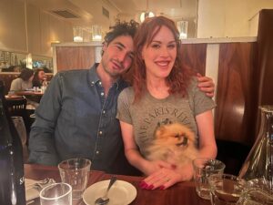 Molly Ringwald Instagram - Reunited and it feels so good 💙🤍💜💛♥️