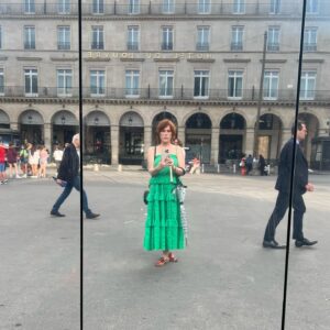 Molly Ringwald Instagram - When Paris is good, she's very very good 🗼
