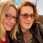 Molly Ringwald Instagram - Always a treat to see the one and only Victoria Leacock! 💜💙💛💚