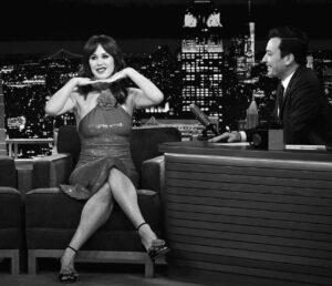 Molly Ringwald Instagram - What a fun show! Had such a great time with @jimmyfallon and @justintimberlake Thanks for having me! Photos: @toddowyoung #feud #theswans #trumancapote #fallontonight