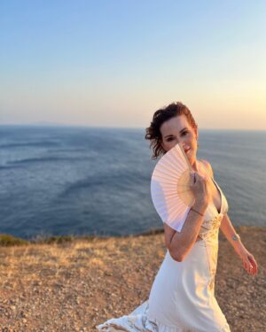 Molly Ringwald Instagram - Our annual trip to Poseidon's temple. 🏛️🇬🇷