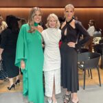 Molly Sims Instagram - How to survive a 24 hour trip to NY… • Listen to Dateline the entire plane ride • Do a 10 minute face roll with my Xtremely Rich Moisturizer • Get a DREAM glam team to recover your jet lag face 😂 @sierraaxo @creightonbowman • Be awarded by @foundermade as the MOST Efficacious Skincare Brand @ysebeauty 😍 • Go see @jeffleatham exhibit which is INSANE • End the night at the American Bar 🍸 Heart is so happy and feeling so grateful. See you in LA by 9AM tomorrow 🫠