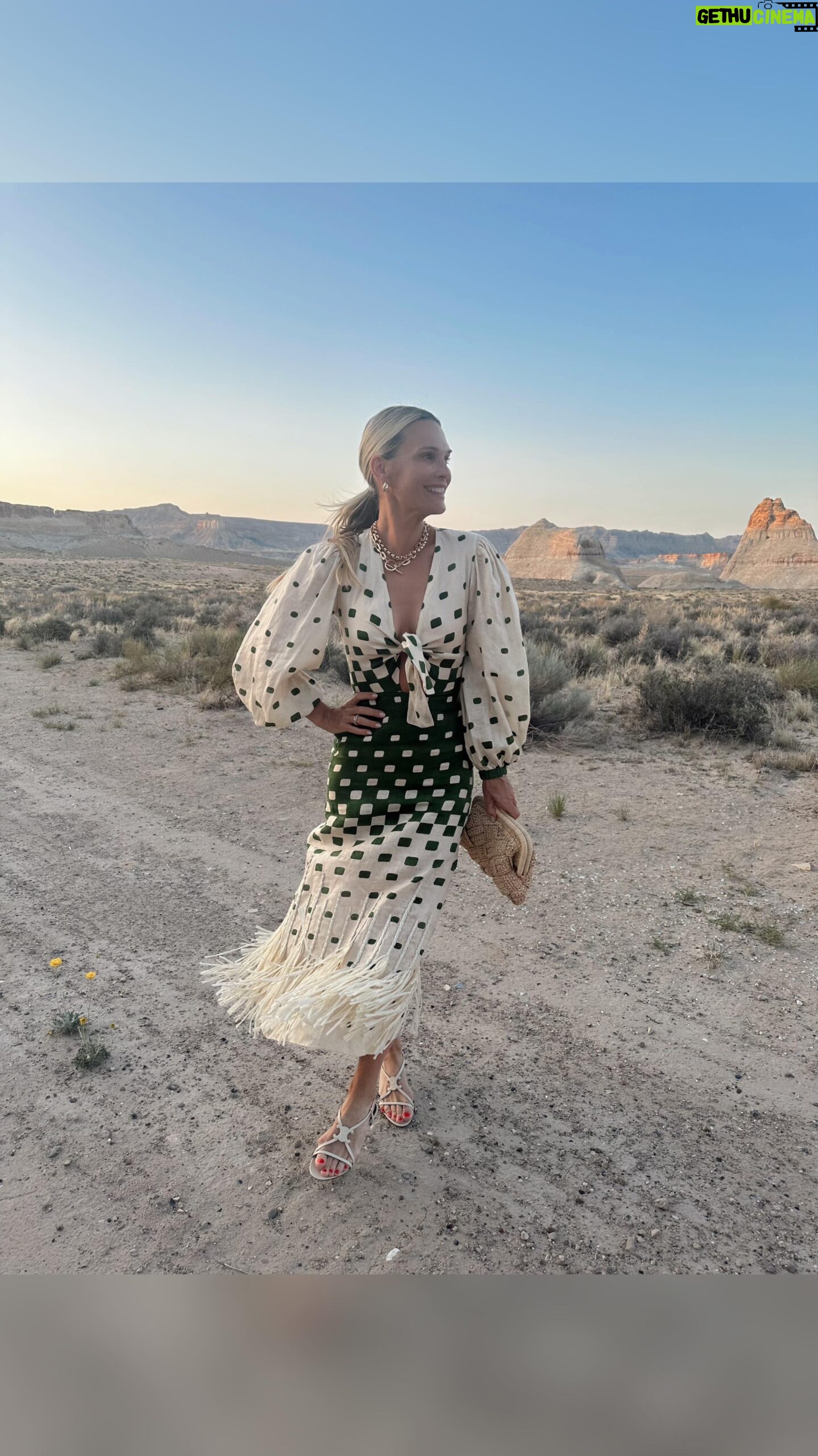 Molly Sims Instagram - A good lip π A good dress πβ¦and a hot date π₯