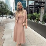 Molly Sims Instagram - LA to Austin back to LA in 24 hours🤪 @dearmediastudio IRL, you were so good. Now back for some more @lipstickontherim recordings with my bestie 😉🎙️