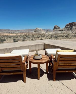 Molly Sims Instagram - Vibing in Utah 🍹
