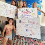 Molly Sims Instagram - Grateful. Full. Blessed. 31 one is feeling so good 😉 and NO SPORTS this weekend.