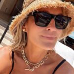 Molly Sims Instagram - Not mommin’ today 😉