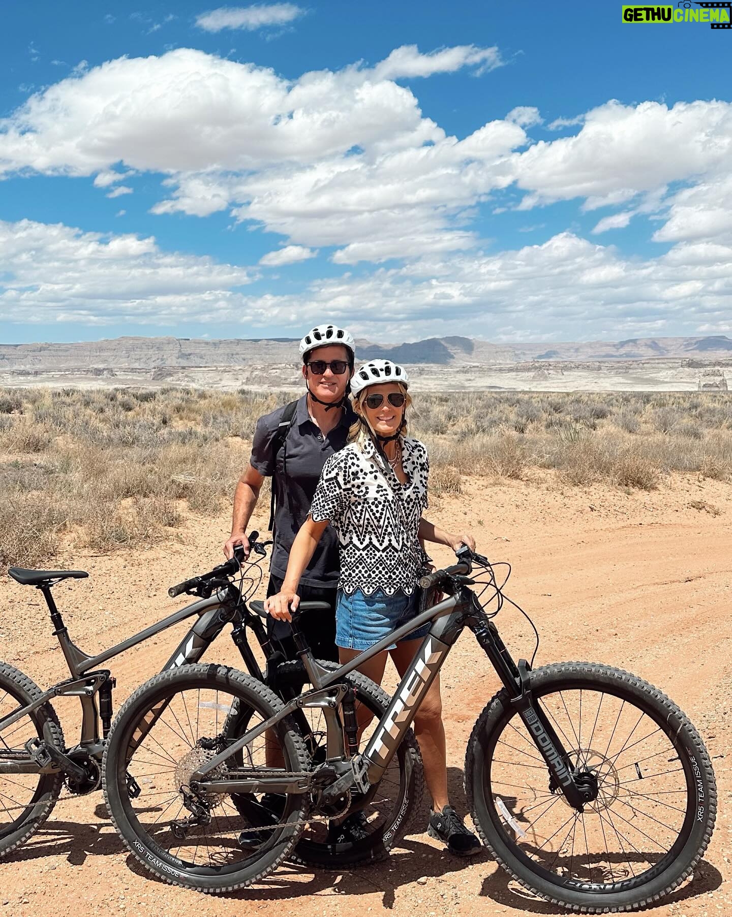Molly Sims Instagram - Mom and Dad are not mountain bikers⦠(but I am better š¤«)