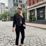 Molly Sims Instagram - Never leave New York empty handed 😉🛍️
