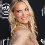 Molly Sims Instagram - Are you really mommin’ if you aren’t live streaming your sons playoff baseball game from the red carpet? 😉 @si_swimsuit last night was legendary 💋