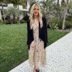 Molly Sims Instagram - The last 24 hours in a nutshell ❤️✨💄 • dinner with @glossyco 💋 @kvillatorowarman @sheena @shaunneff • shooting something new and exciting for @ysebeauty with my bestie @marykitchen 🤫 (also… everyone needs a Trevor, IYKYK) • Celebrating my girl Darcy (love you boo ❤️ @darcycobb ) • Our episode airing with @drthaisaliabadi and @haneyofficial on the breast cancer risk calculator… one of my favorite and most important episodes of @lipstickontherim to date 🙏🏼 • Frankie and Scar asking me if they can have a sleepover… it worked 🤪 • Me… dead (someone get me a vacay)