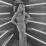 Molly Sims Instagram - Are you really mommin’ if you aren’t live streaming your sons playoff baseball game from the red carpet? 😉 @si_swimsuit last night was legendary 💋