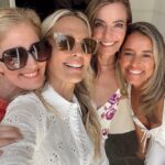 Molly Sims Instagram - The last 24 hours in a nutshell ❤️✨💄 • dinner with @glossyco 💋 @kvillatorowarman @sheena @shaunneff • shooting something new and exciting for @ysebeauty with my bestie @marykitchen 🤫 (also… everyone needs a Trevor, IYKYK) • Celebrating my girl Darcy (love you boo ❤️ @darcycobb ) • Our episode airing with @drthaisaliabadi and @haneyofficial on the breast cancer risk calculator… one of my favorite and most important episodes of @lipstickontherim to date 🙏🏼 • Frankie and Scar asking me if they can have a sleepover… it worked 🤪 • Me… dead (someone get me a vacay)