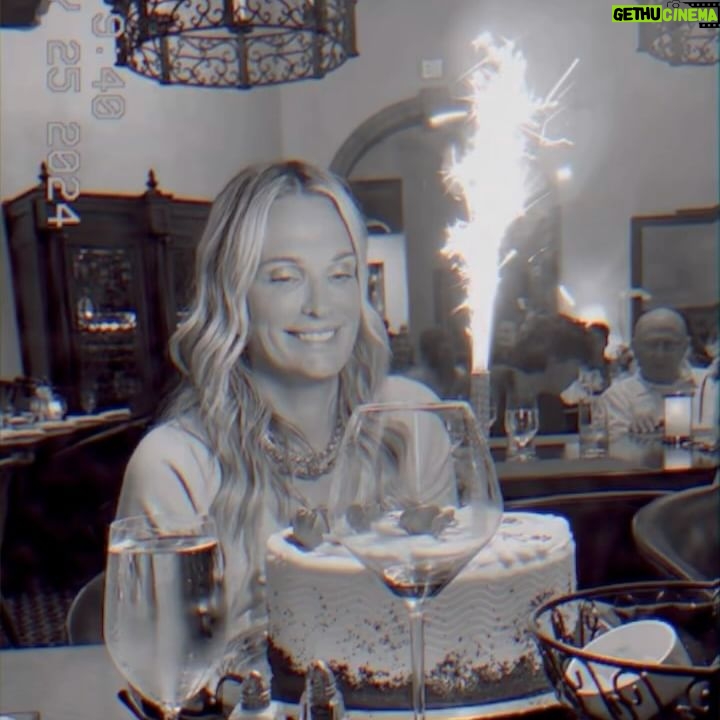 Molly Sims Instagram - Grateful. Full. Blessed. 31 one is feeling so good 😉 and NO SPORTS this weekend.