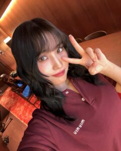 Momo Hirai Instagram - 🤳🤳🤳 #MiuMiu #MiuMiuWomensTales