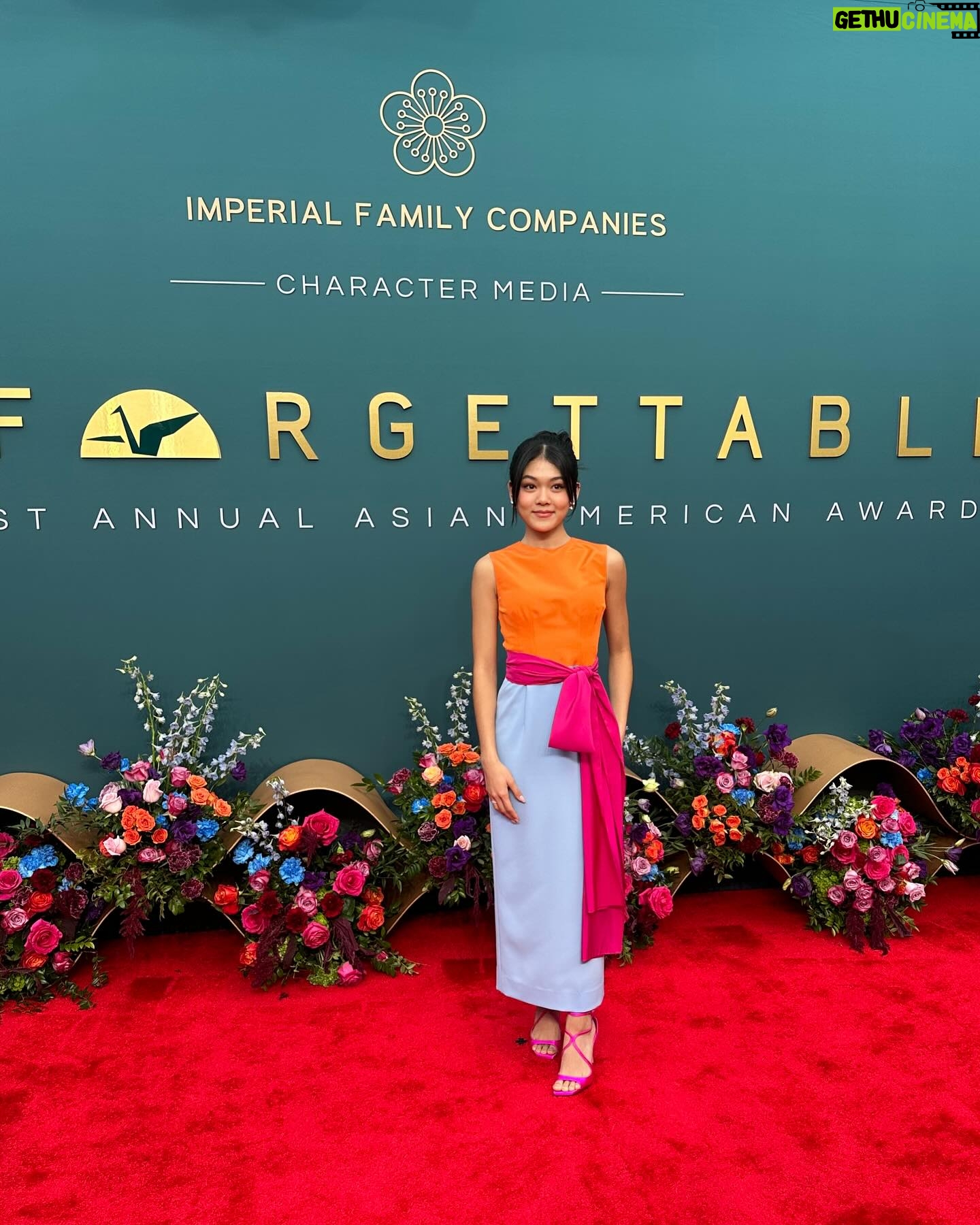 Momona Tamada Instagram - thank you @character.media for having me! ๐งก๐ฉท๐ฉต the unforgettable gala is always one to remember and iโm so lucky to have this community!! ๐ @samanthamcmillen_stylist @carolinaherrera ๐ ๐ @fa.rm.er @yukari.makeup