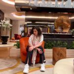 Mona Farouk Instagram – صمتي لا يعني جهلي بما يدور من حولي ولكن ما يدور حولي لا يستحق كلام ✋🏻