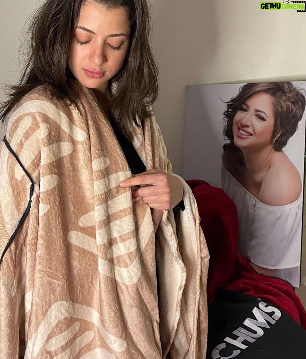 Mona Farouk Instagram - Thanks @chums.cai 🤍😘 Thanks a special sweetheart @yourminxy #loveyou 🤍❤️ #مني_فاروق #mona_farouk #strong #woman #خليك_فولاذي #الموضوع_فيك #winter #Heater 😍😘