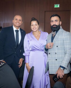 Mona Farouk Instagram - شكرًا الاتحاد العالمي الاكاديمي للتزيين 
علي هذا التكريم الجميل  وشعور جميل وفرحه كبيره شعرت بيها لان التكريم الاول لي  في الامارات دولتي الثانيه 
شكرًا الدكتوره منال حسن @manal.hassan.moh 
@cmacinternational 
وشكر خاص ل شريك النجاح اخويا المحترم @haithamdahab00
#الامارات  #دبي  @dubai 
#dubai  #الامارات_دبي  #الامارت_العربية_المتحدة