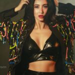 Monami Ghosh Instagram - Embrace the duality ..story of a BEADS COAT By #momis Beads coat by #momis @sayantan_dutta_photography Mkup @sunetra__paul Hair @sandip_nag Leather top n skirt @neelsaha_styled_by_blue