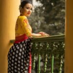 Monami Ghosh Instagram - 🌸🌼 Wardrobe &styling #MOMIS @sayantan_dutta_photography @sunetra__paul @sandip_nag