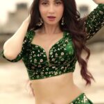 Monami Ghosh Instagram - Can u feel the cold breeze yet? @sayantan_dutta_photography @neelsaha_styled_by_blue @sunetra__paul @sandip_nag @starcraft_insta