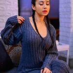 Monami Ghosh Instagram - Big sweaters..good movies.. hot chocolate…on a wintry sunday Wardrobe & styling by #MOMIS