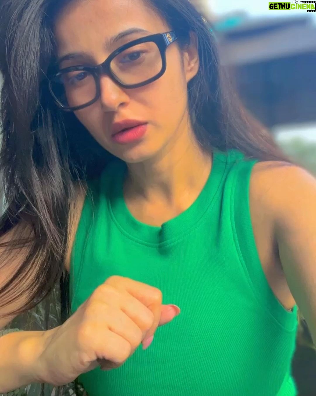 Monami Ghosh Instagram - Mumbai has no winter🥺 Oshiwara Andheri