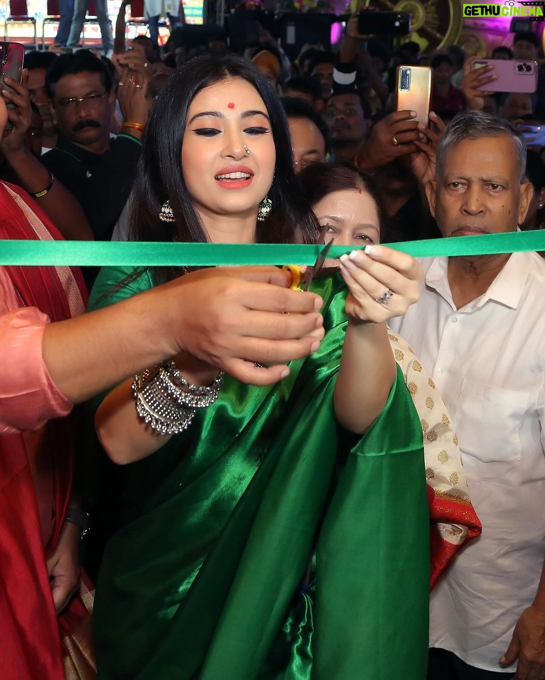 Monami Ghosh Instagram - I loved how they welcomed uma….জগদ্ধাত্রী পুজো…2023 KOLKATA-কোলকাতা