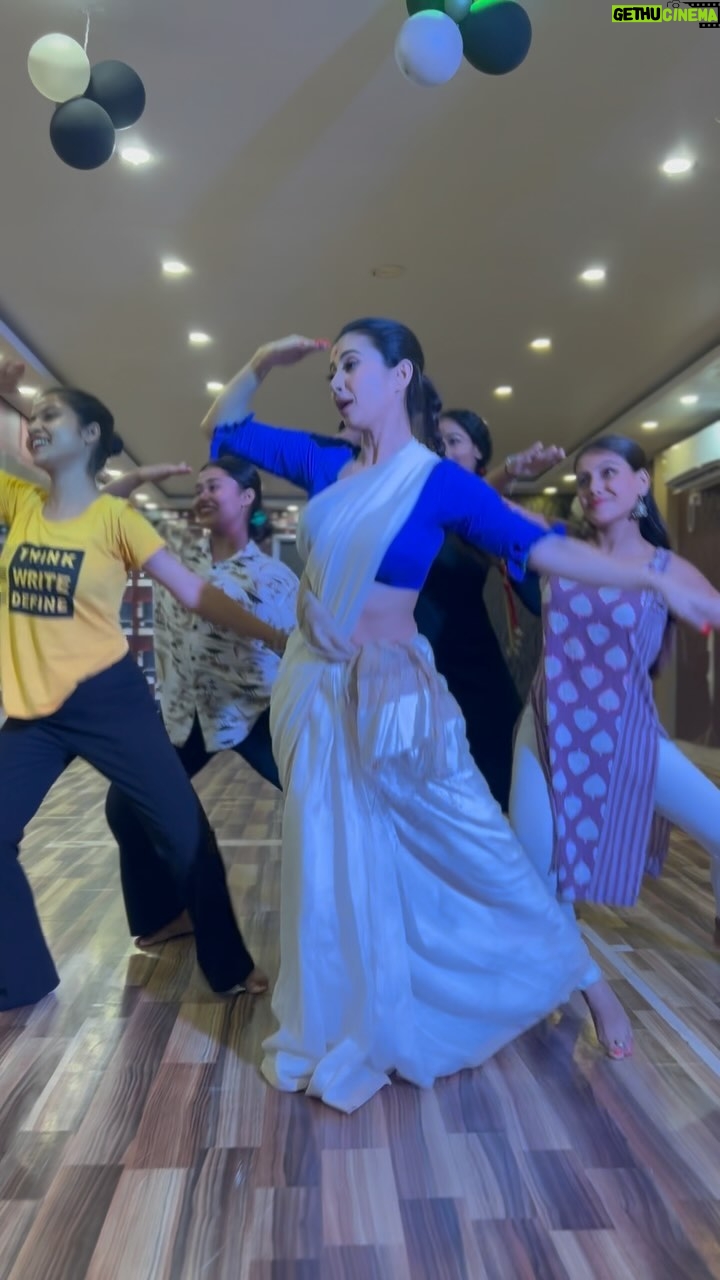 Monami Ghosh Instagram - For me Whenever i see or do a good dancing it’s the world dance day… #rehearsaldays