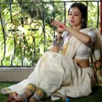 Monami Ghosh Instagram - Wardrobe by @monami_ghosh উথালি পাথালি মনে আলতা কোণে!