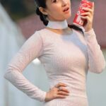 Monami Ghosh Instagram - Holding onto traditional flavours, Kolkata loves to add a touch of fusion to its favourite foods. I am excited to explore delicacies with a fusion twist and a chilled Coke at the Food-E-Fusion pavilion at @cocacola_india ‘s #KolkataIsCooking. 🍲🥤 Get set for unforgettable performances by Amit Trivedi, Euphoria, Fossils & friends, Coke Studio Bangla, and many more amazing artists. 35+ food stalls | 10+ artists | live performances and games | 2 days of Real Magic. 🗓️17th - 18th November 📍 Aquatica Grounds Book your tickets now on Paytm Insider or BookMyShow! 🎟️ #CocaColaIndia #RealMagic