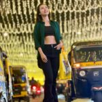 Monami Ghosh Instagram - Diwali vibes at Lokhandwala… #diwali2023 Lokhandwala, Andheri