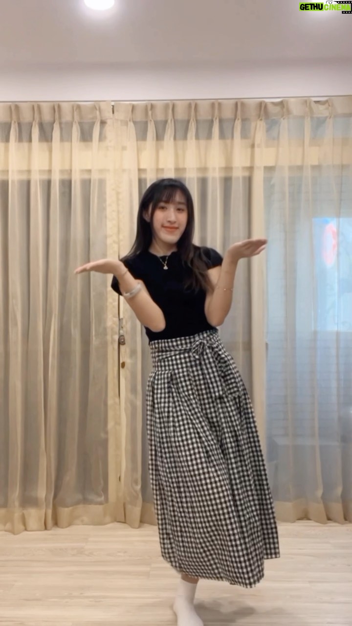 Monami Ghosh Instagram - “AILO UMA BARITE “from Taiwan🇹🇼 @monami_ghosh Thank you for the beautiful songs and beautiful choreography💜This song can bring happiness☀️#ailoumabarite