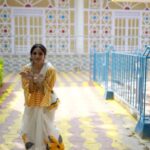 Monami Ghosh Instagram - I am pretty late to join the trend but couldn't stop myself from making this reel, because i love the song and @monami_ghosh ❤️ @antara_nandy . Also it's almost time to welcome home, Mahakali and Mahalakshmi at the event of Diwali/Kalipujo! যে উমা, সেই মা কালী🙏🏻 . @pratap.roy.1990 ❤️ @s_a_y_a_n_d_e_y_1 . #ailoumabarite #dance #saree #diyamukherjee