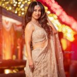 Monami Ghosh Instagram - besides dancing the other part which i loved….today from 5pm only on @starjalsha MY TEAM Beautiful lehenga from @kalighataindia @sayantan_dutta_photography @neelsaha_styled_by_blue @ameeth_dash @i_am_soma13 @abhishekdas198923 @the_marvelous_marshmallow Jewellery @adros_creations