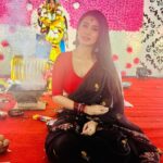 Monami Ghosh Instagram - কোজাগরী লক্ষ্মী at Lahiri house and DN Nagar link road @jaya.bhattacharya di u are the prettiest ❤️ @shomumitra always ❤️ @antaramitraofficial real laxmi ❤️ Lahiri House