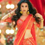 Monami Ghosh Instagram - বাংলার সবচেয়ে বড় বিয়েবাড়িতে আপনাকেও আমন্ত্রণ। দেখা হবে 10 মার্চ , রবিবার ঠিক সন্ধে ৬ টায়। আসলেই জানতে পারবেন বিয়েটা কার ! #বিয়েটাকার#BiyetaKar#StarJalsha #স্টারজলসা #starJalshaParivaarAward2024 #স্টারজলসাপরিবারঅ্যাওয়ার্ড2024 #SJPA2024