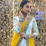 Monami Ghosh Instagram - বাড়ি থেকে মণ্ডপ উমা তো সর্বত্র Just had to do this reel during the pujas @monami_ghosh di what a beautiful beautiful composition and nobody could have pulled it better than you @antara_nandy so beautifully sung.. #ailoumabarite #metadurgapujasquad #durgapujo2023 Video shot and edited by @achatterjee4