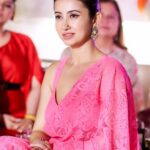 Monami Ghosh Instagram - Completing the pink gallery… Saree @monami_ghosh Mkup @monami_ghosh Hair @monami_ghosh Jewellery @monami_ghosh 🙈🙈🙈🙈🙈 Mumbai - मुंबई
